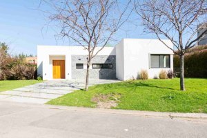 Excelente Casa En Venta A La Laguna