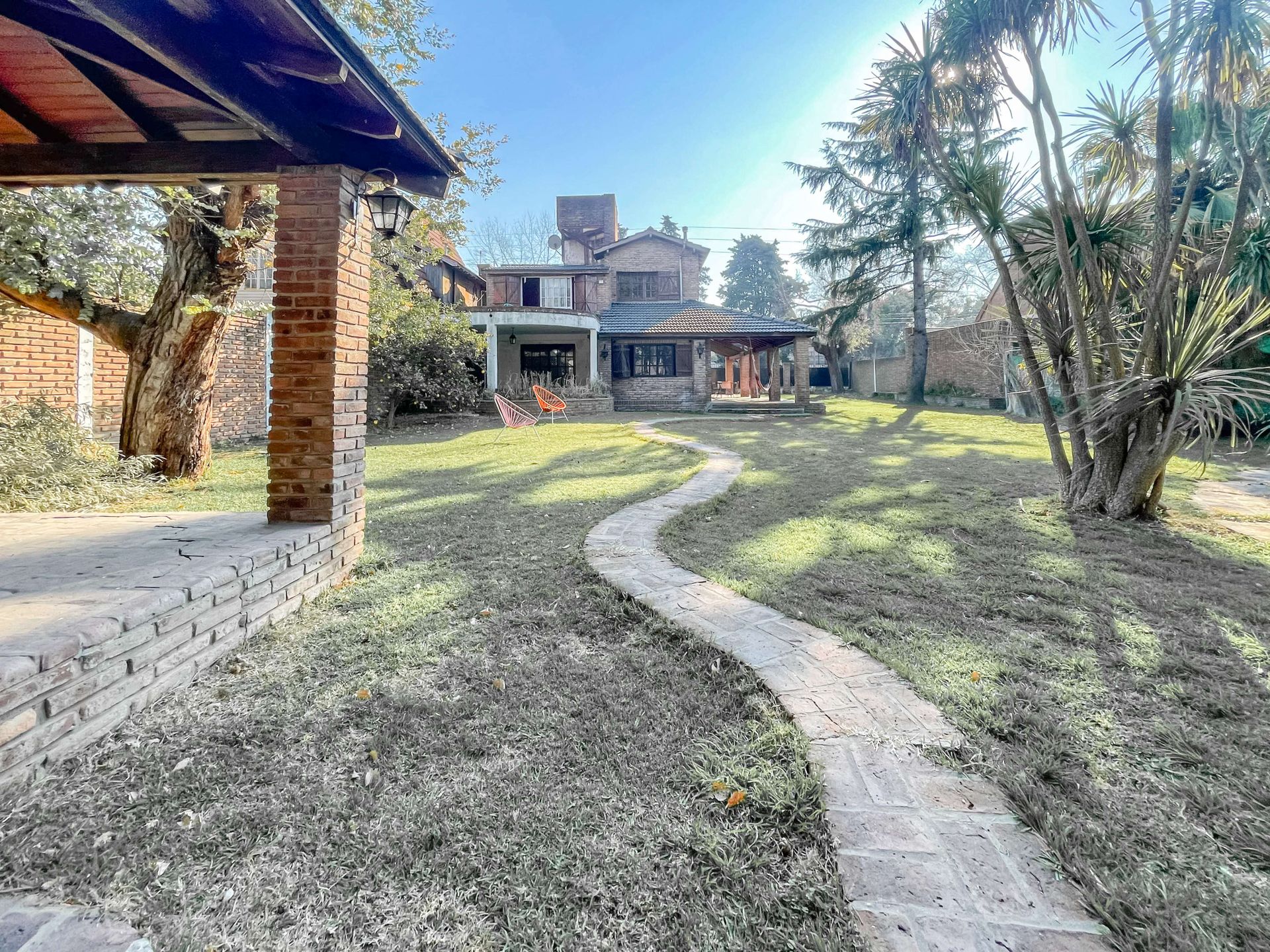 Venta Casa 5 Amb. R. Rojas Parque Pileta Quincho