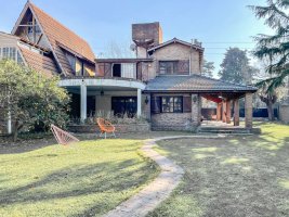 Venta Casa 5 Amb. R. Rojas Parque Pileta Quincho