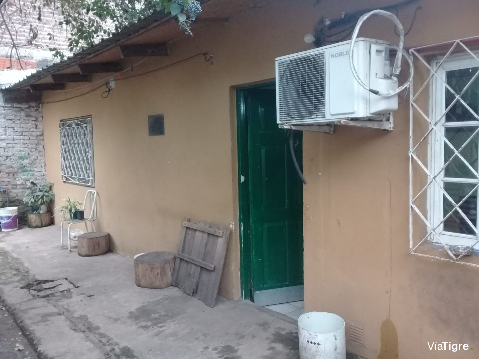 Casa venta en bloque de tres departamentos
