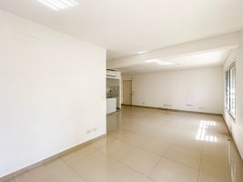 3-room Apartment for Sale in Victoria with Garage