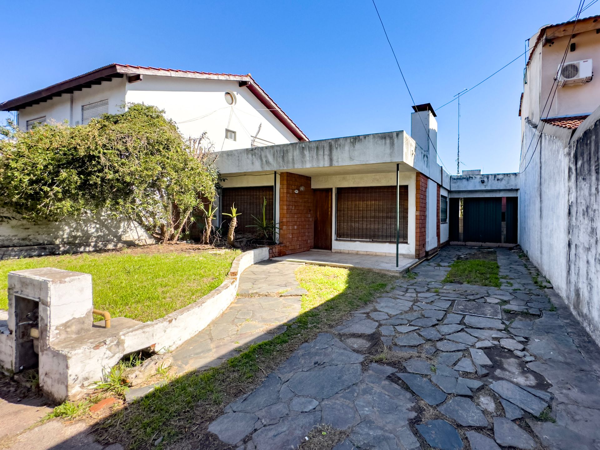 VENTA CASA TRES AMBIENTES BECCAR SOBRE LOTE 337m2