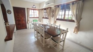 Venta casa de 6 ambientes en Beccar con playroom