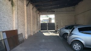 Sale of 2 residences + 2 outbuildings