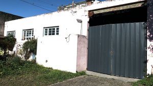 Sale of 2 residences + 2 outbuildings