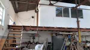 Sale of 2 residences + 2 outbuildings