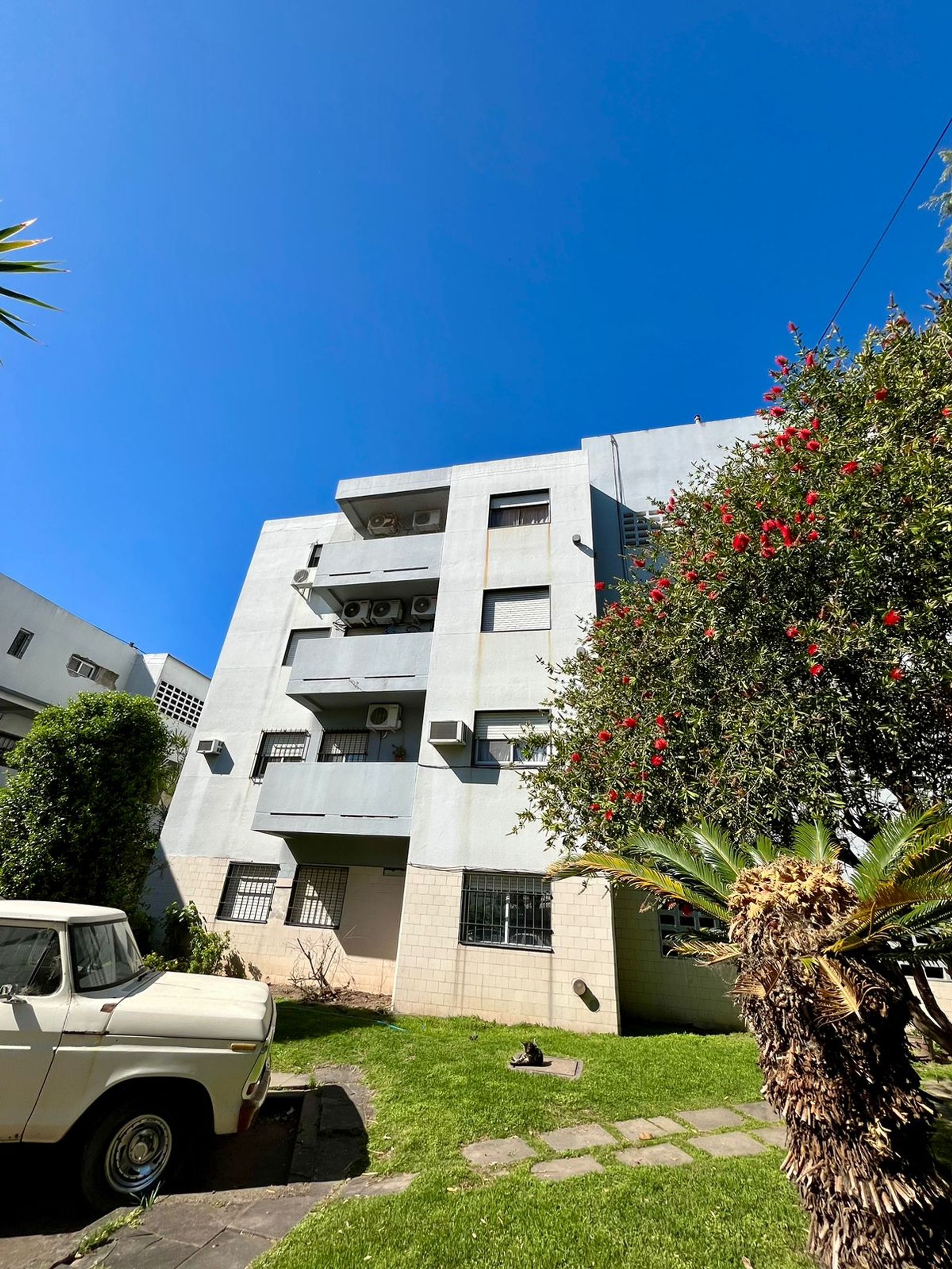 Departamento 3 amb venta Béccar cochera y balcón