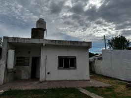 3-room house for sale in Don Torcuato, credit available