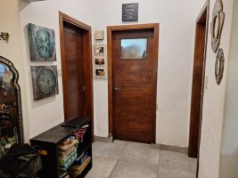 House for Sale, 3 Rooms, Victoria, Excellent Location