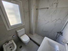 Venta 2 ambientes con jardin propio y cochera