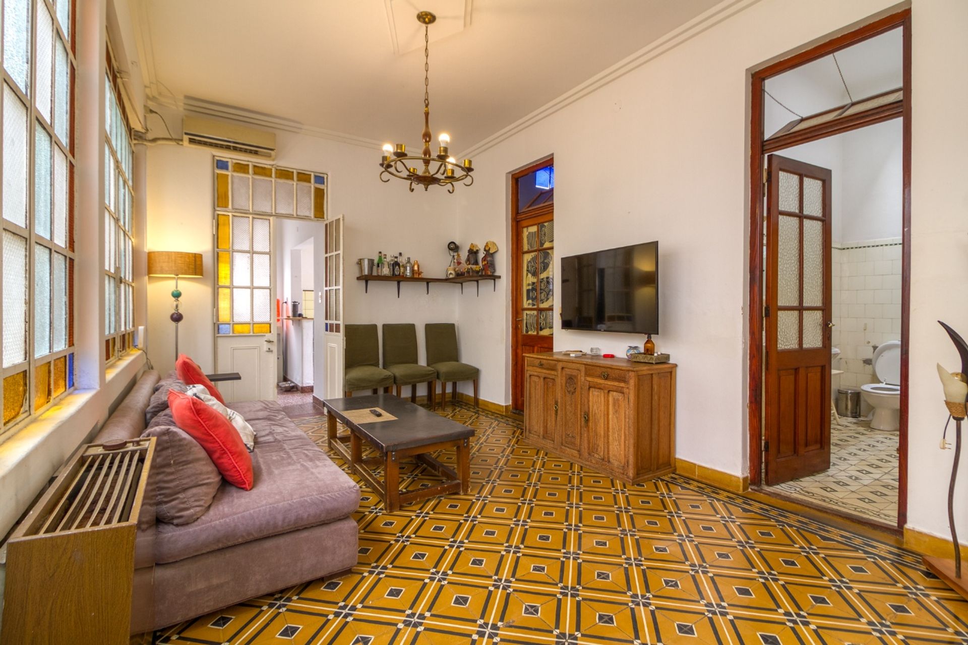 CASA MUTIFAMILIAR VENTA BECCAR LOTE PROPIO 240m2