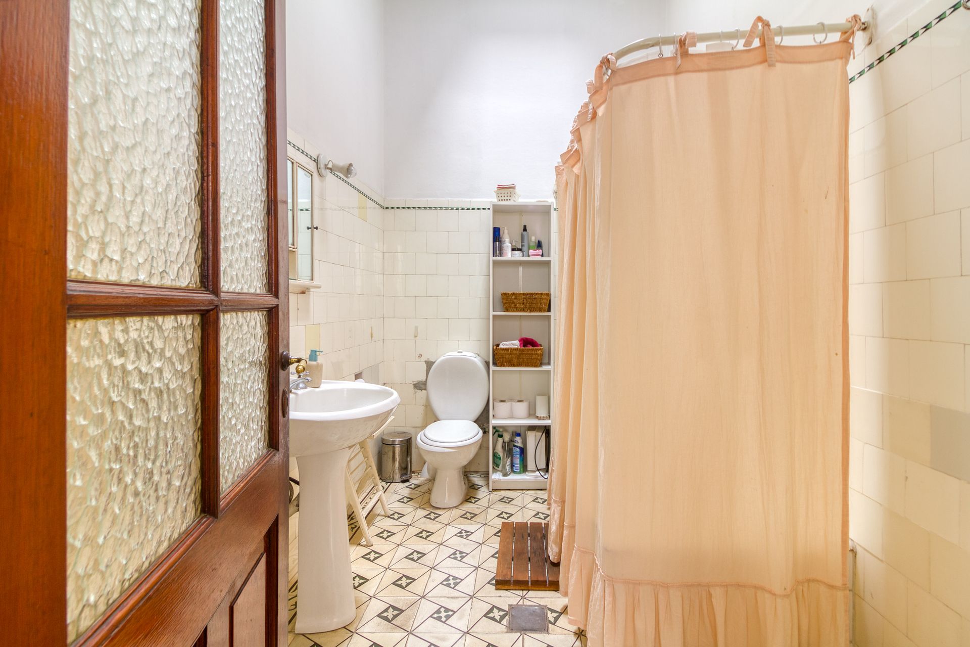 CASA MUTIFAMILIAR VENTA BECCAR LOTE PROPIO 240m2