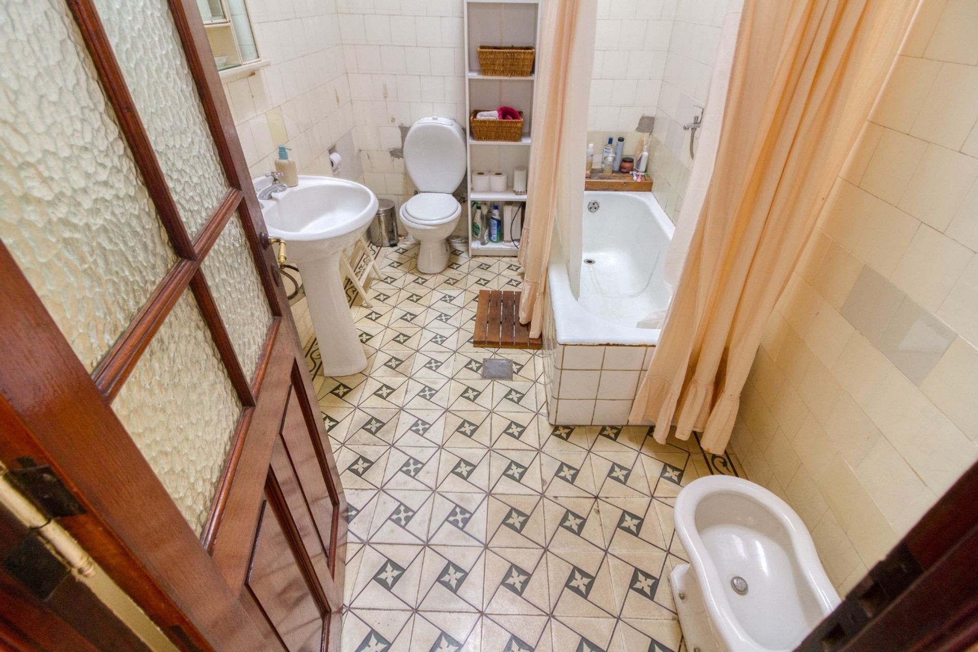 CASA MUTIFAMILIAR VENTA BECCAR LOTE PROPIO 240m2