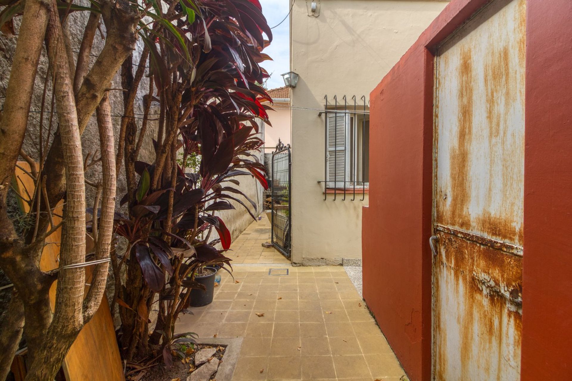 CASA MUTIFAMILIAR VENTA BECCAR LOTE PROPIO 240m2
