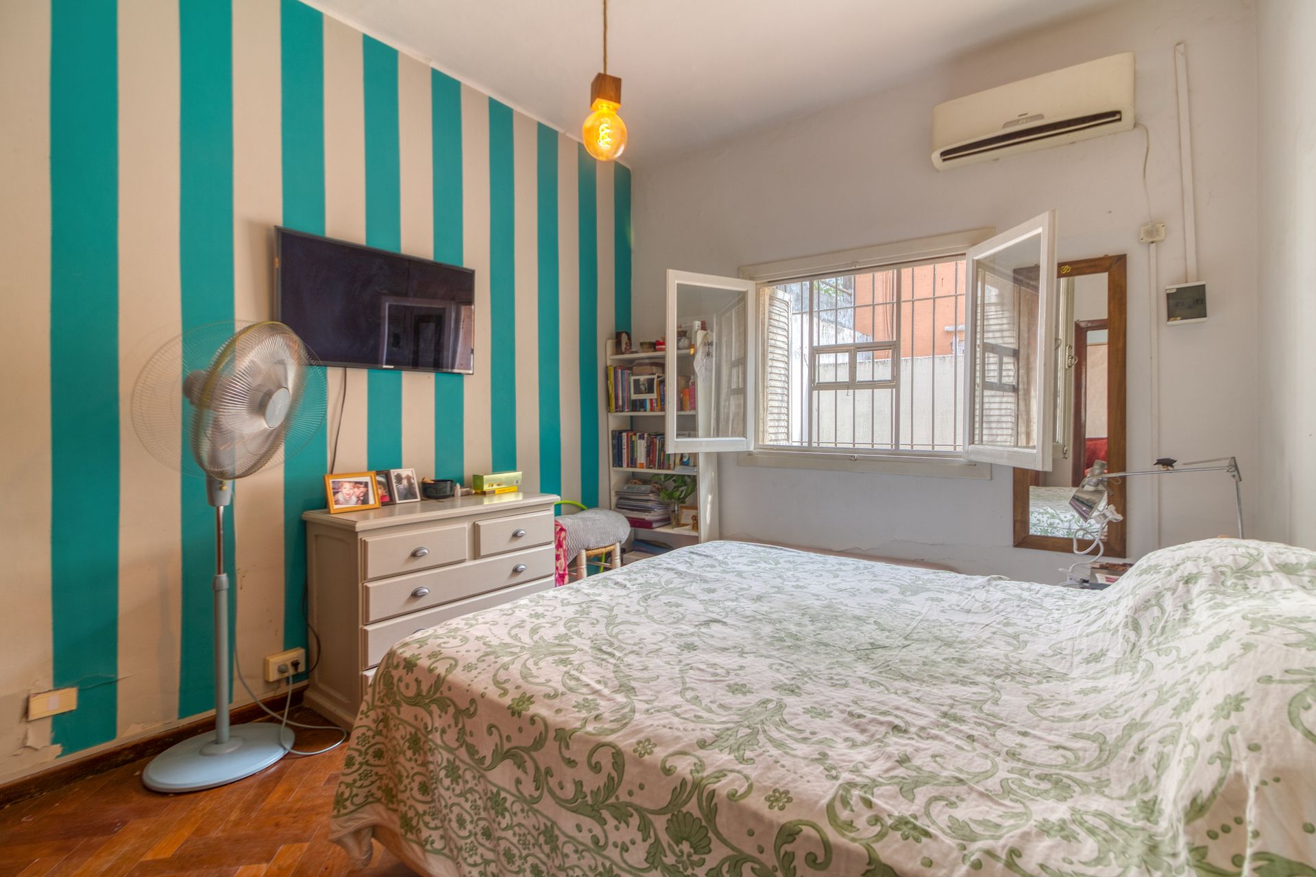 CASA MUTIFAMILIAR VENTA BECCAR LOTE PROPIO 240m2