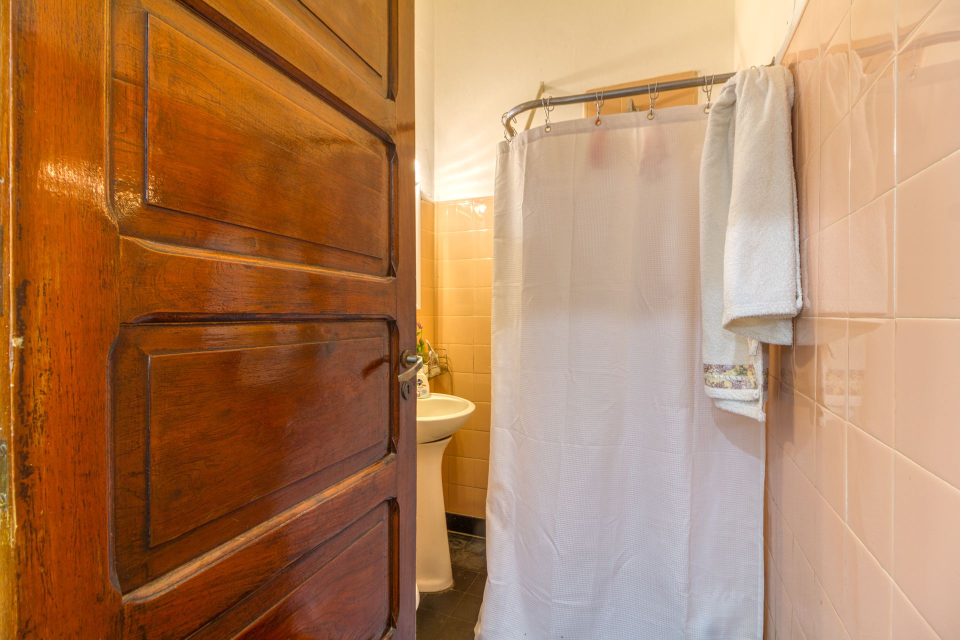 CASA MUTIFAMILIAR VENTA BECCAR LOTE PROPIO 240m2