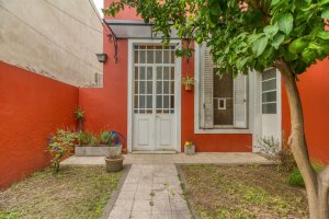 CASA MUTIFAMILIAR VENTA BECCAR LOTE PROPIO 240m2
