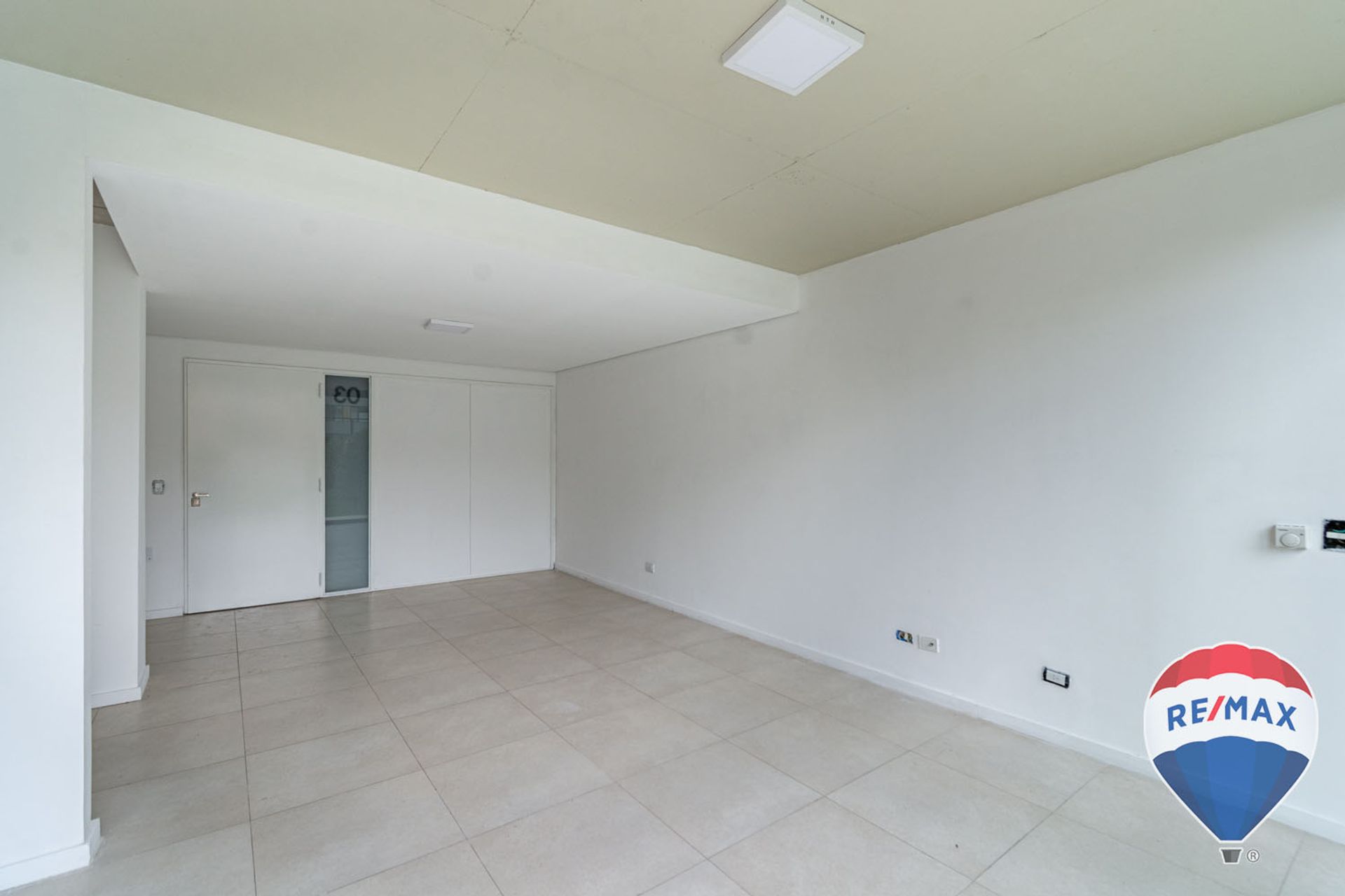"Viví en Beccar Central: dúplex 3 amb. c/ parque"
