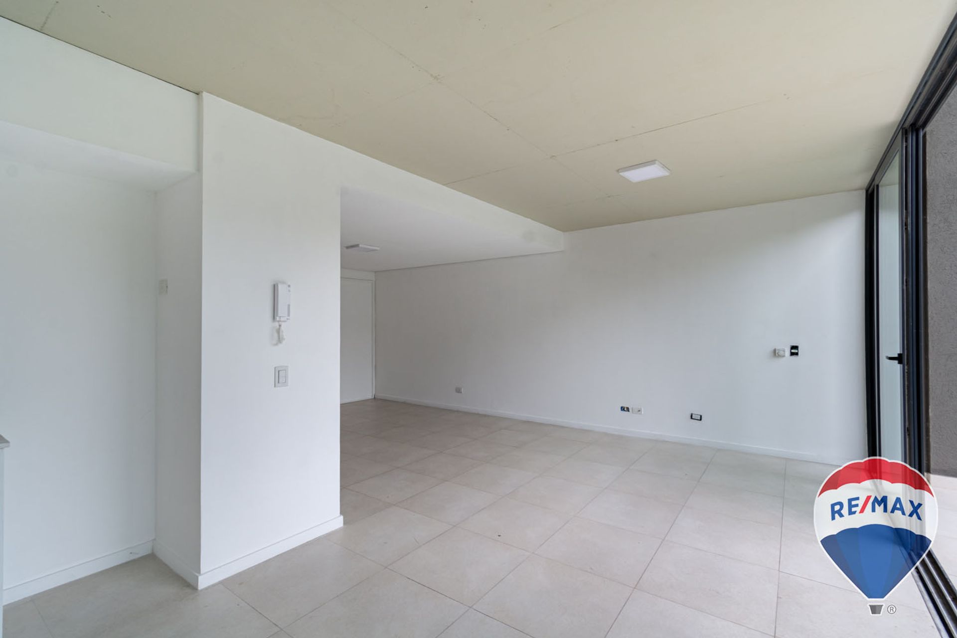 "Viví en Beccar Central: dúplex 3 amb. c/ parque"