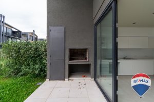 Beccar Central: 3-room duplex with park
