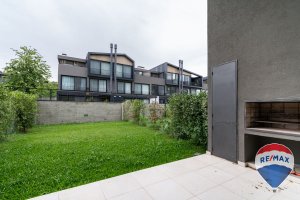 Beccar Central: 3-room duplex with park