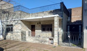 House 3 rooms for sale in Villa Adelina with garage