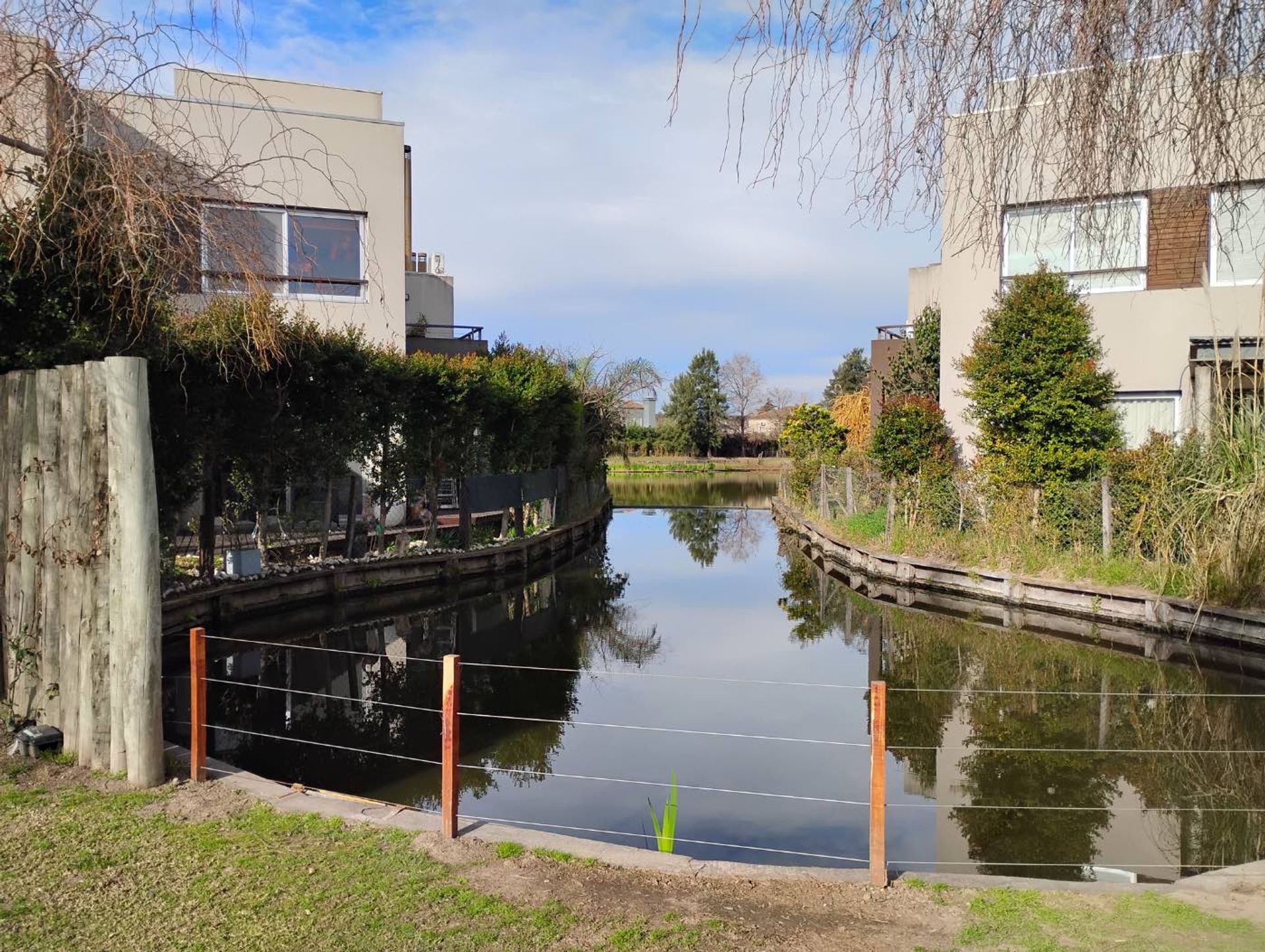 Casa en Venta con Vista al Agua en LAGO ESCONDIDO