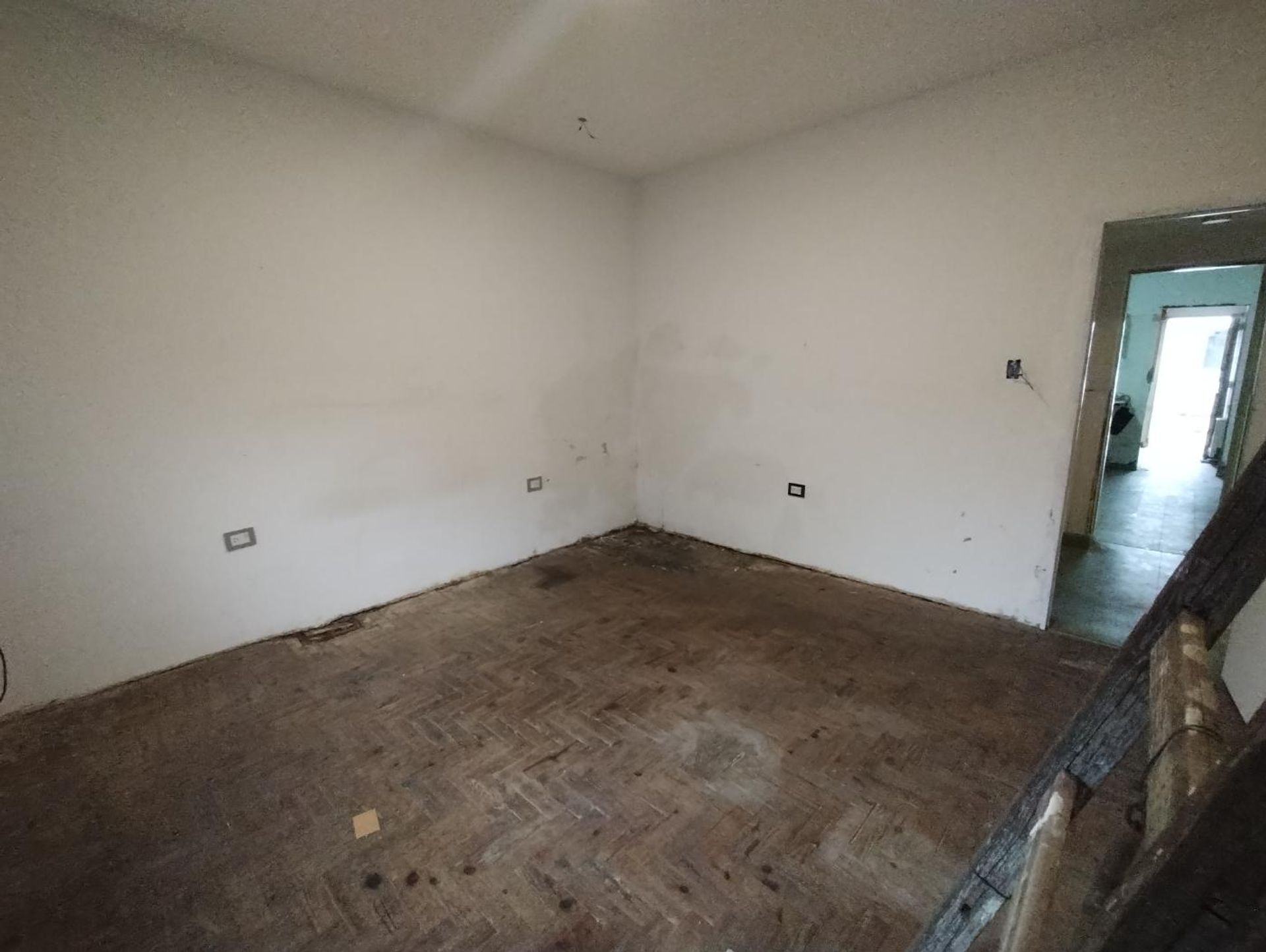 Casa de 4 ambientes a refaccionar