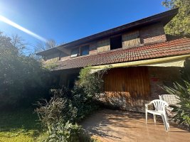 4-room House for Sale in Semi-closed Neighborhood with Security