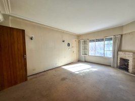 4-room house for sale at Venta Olivos with garden and garage, well located
