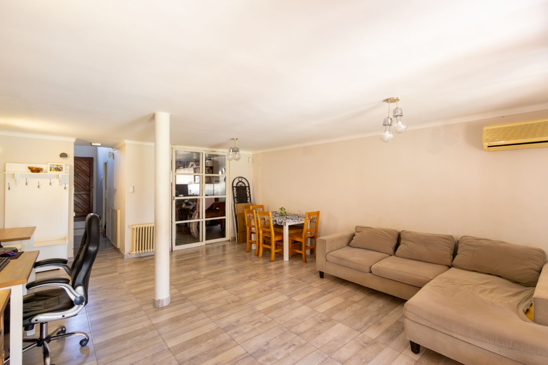 Dúplex de 4 amb. jardin, pileta y quincho - OLIVOS