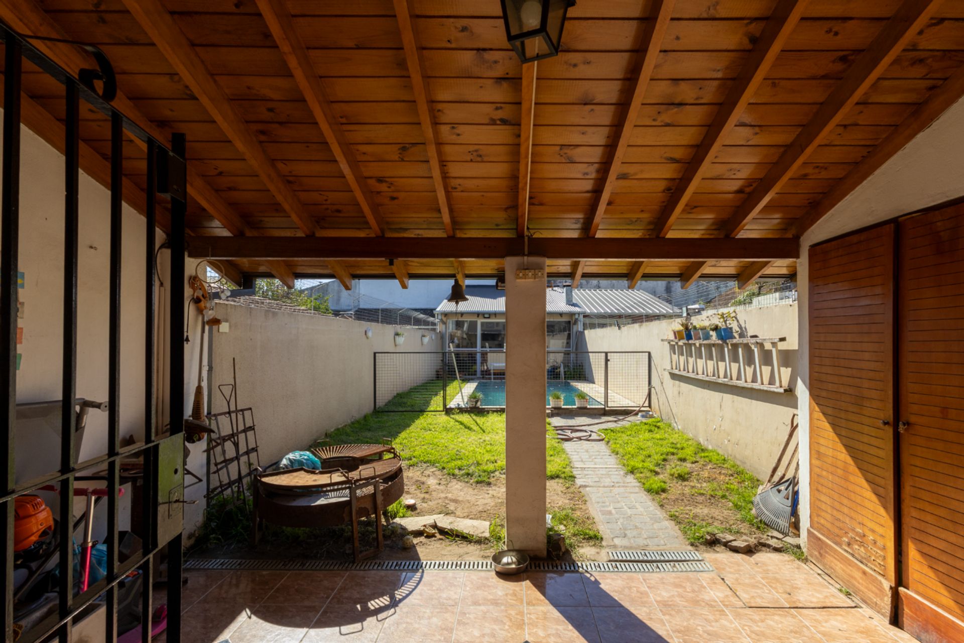 Dúplex de 4 amb. jardin, pileta y quincho - OLIVOS