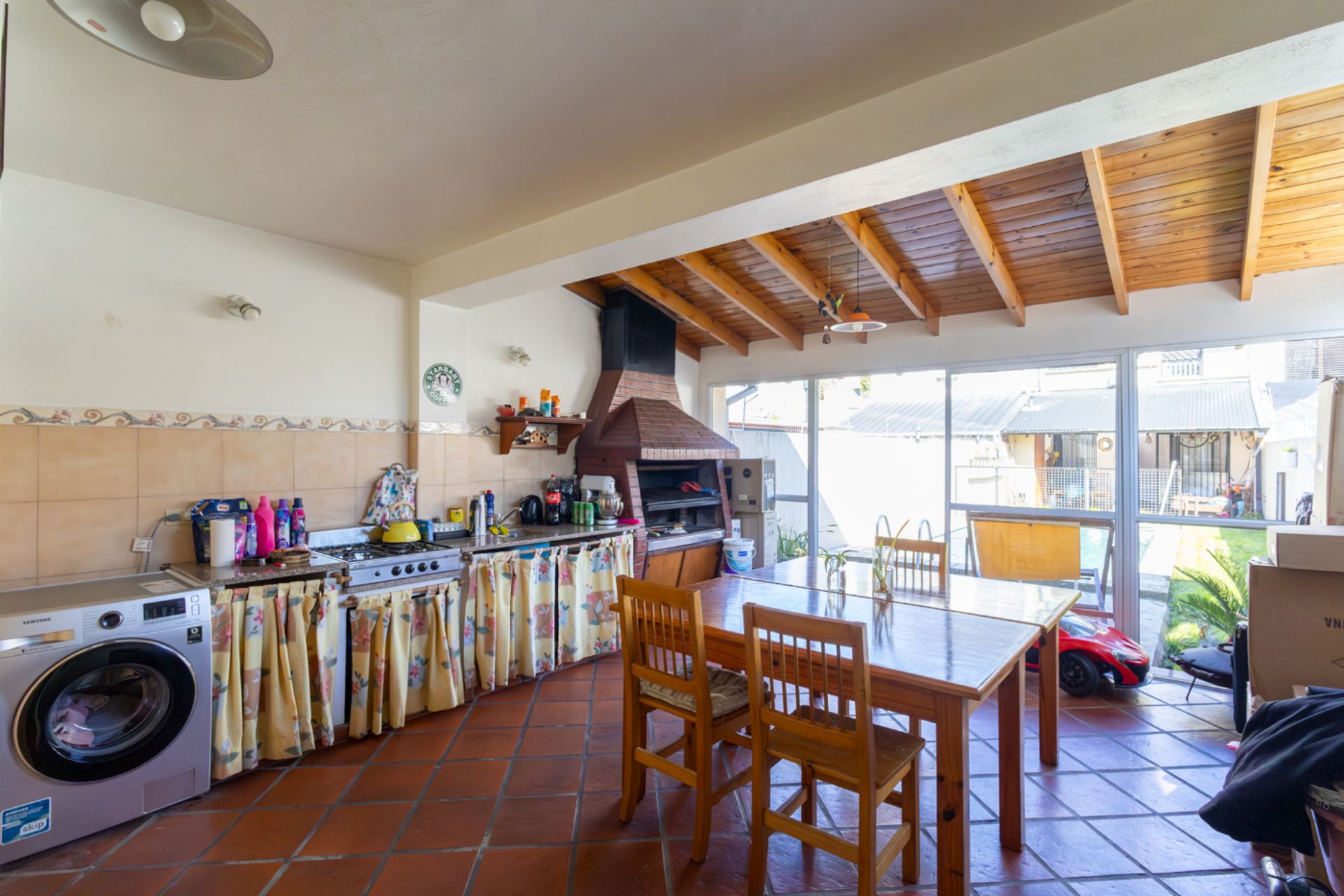 Dúplex de 4 amb. jardin, pileta y quincho - OLIVOS