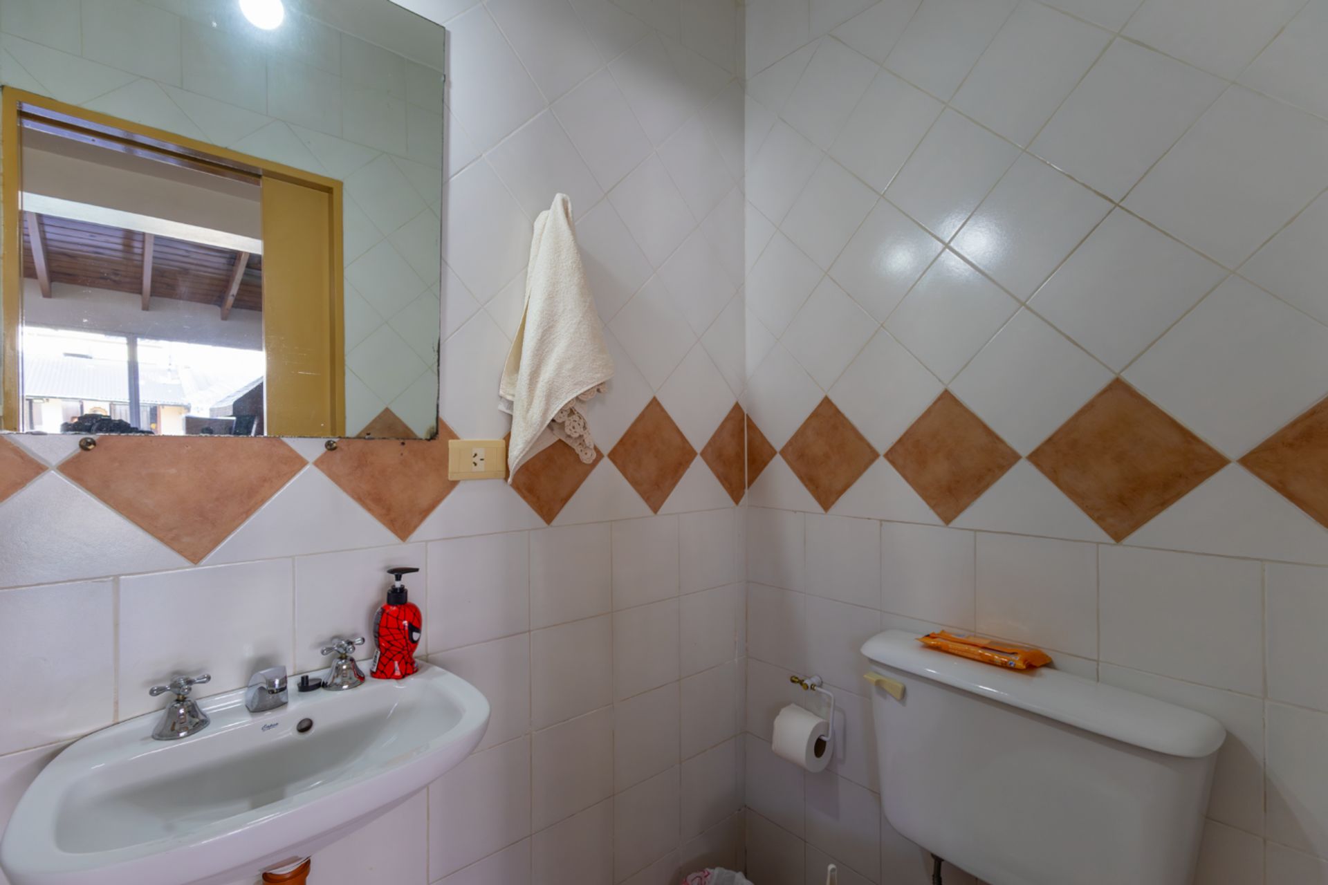 Dúplex de 4 amb. jardin, pileta y quincho - OLIVOS