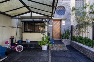 Dúplex de 4 amb. jardin, pileta y quincho - OLIVOS