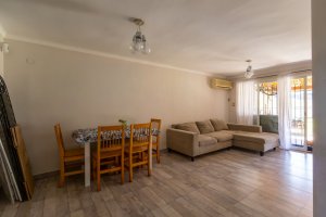 Dúplex de 4 amb. jardin, pileta y quincho - OLIVOS