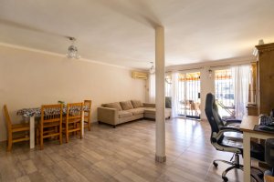 Dúplex de 4 amb. jardin, pileta y quincho - OLIVOS
