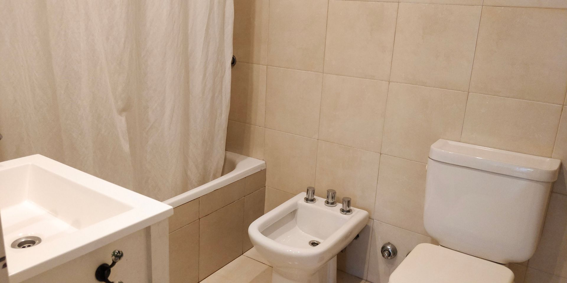Venta departamento PB 4 ambientes Complejo La Mora