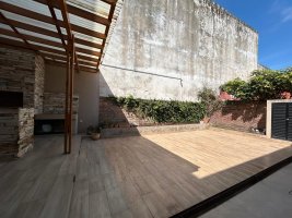 Modern House with Garage for Sale in Martínez