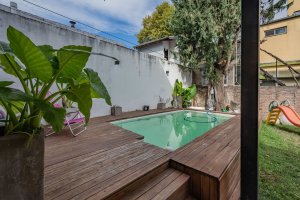 House on own lot - Munro