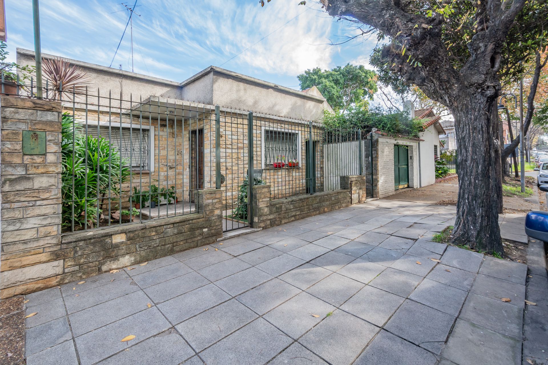 Offers Welcome: House on Own Lot - V. Martelli