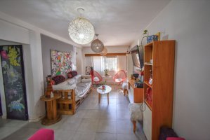 House for Sale 4 Rooms Florida Norte with Terrace and Quincho