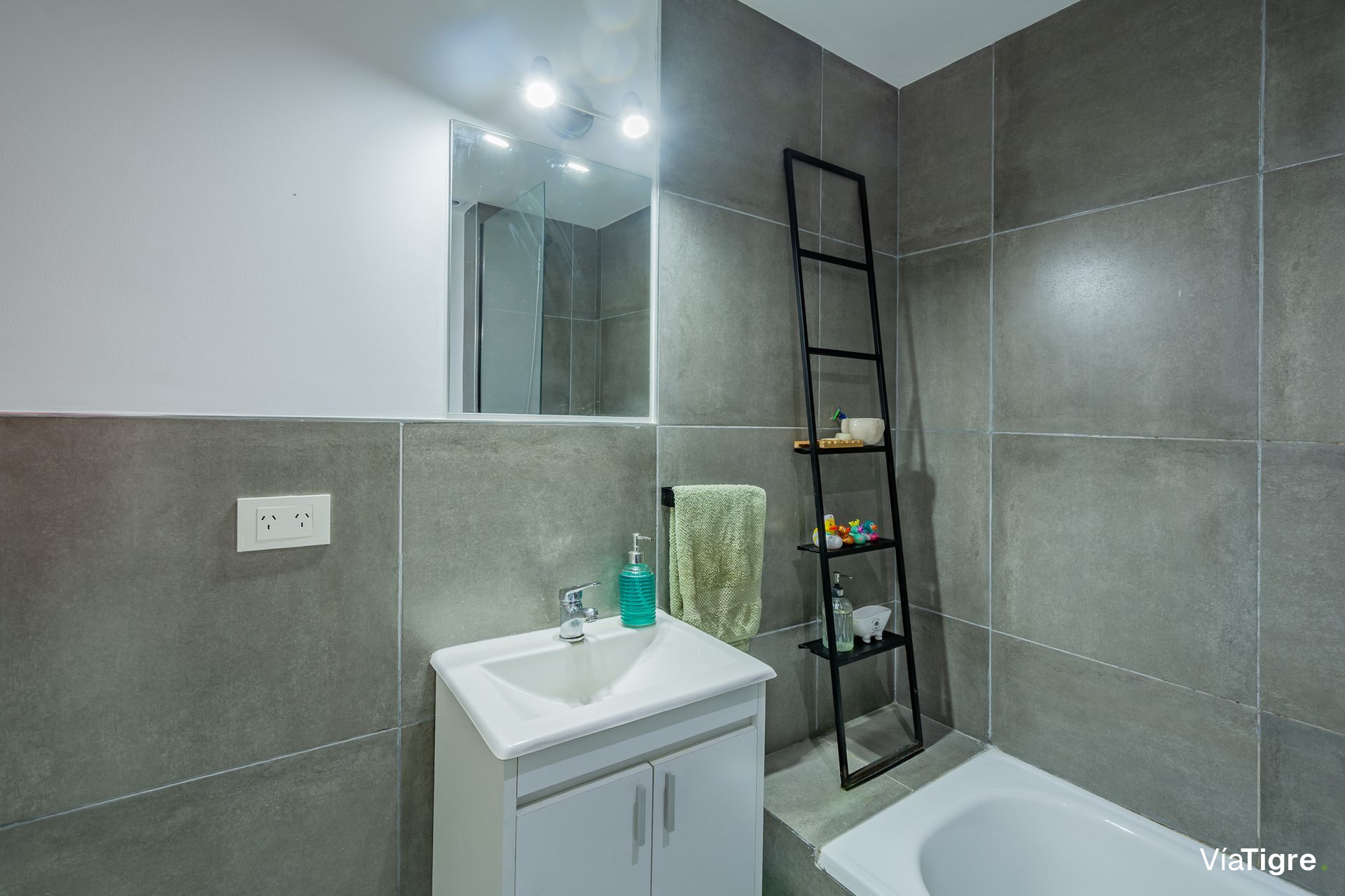 Hermoso 2 ambientes Con Cochera, Baulera, Laundry