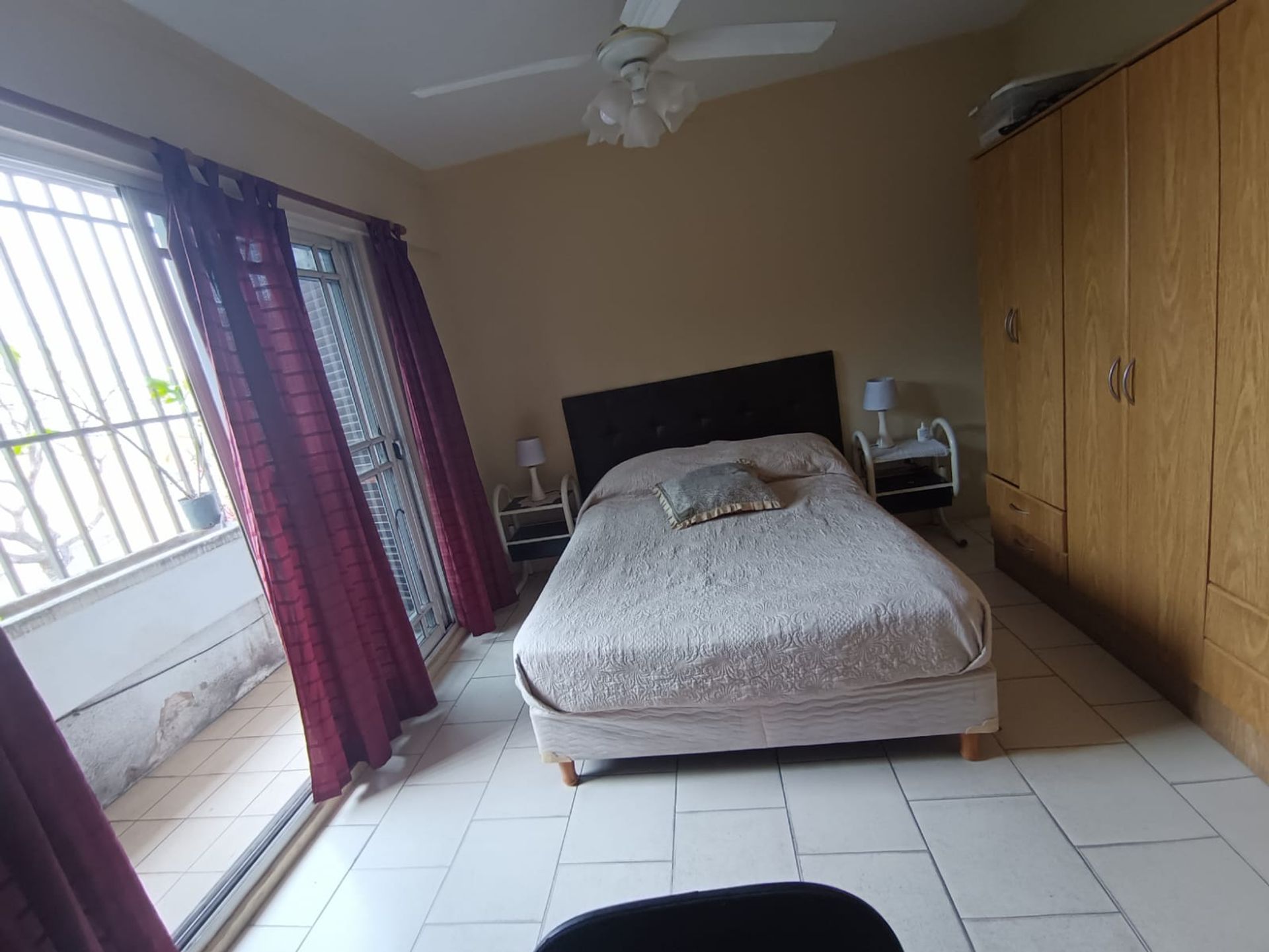 Venta CASA con LOCAL independiente
