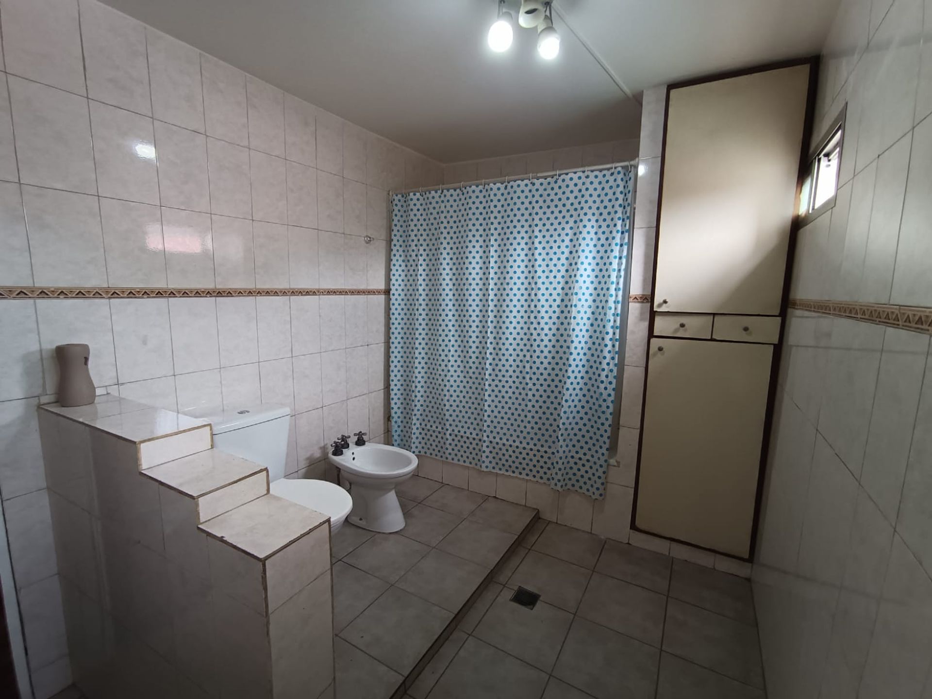 Venta CASA con LOCAL independiente