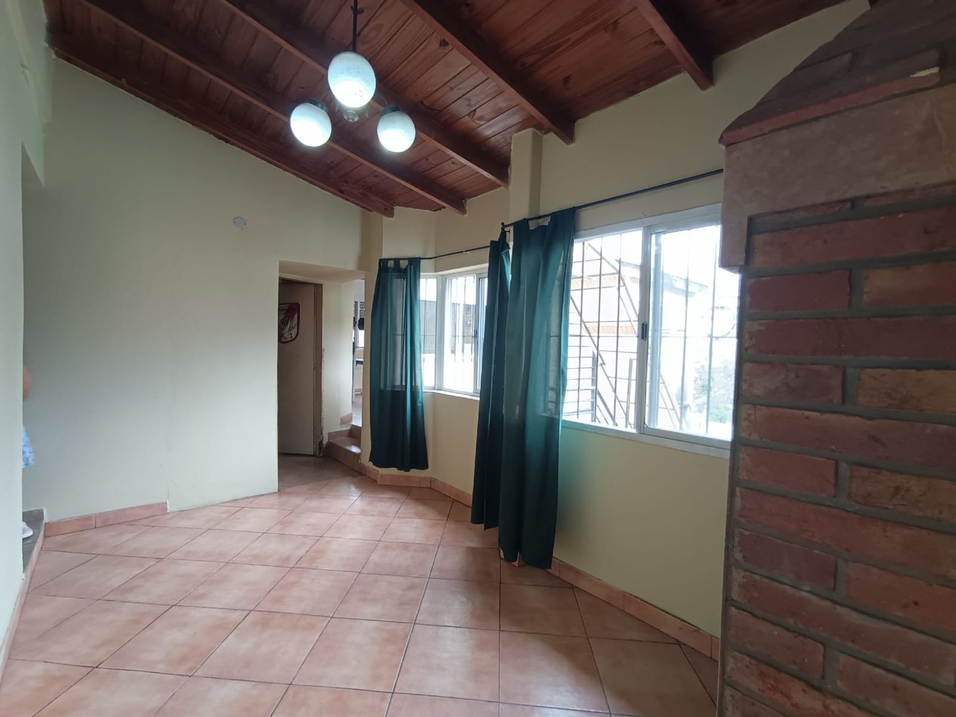 Venta CASA con LOCAL independiente
