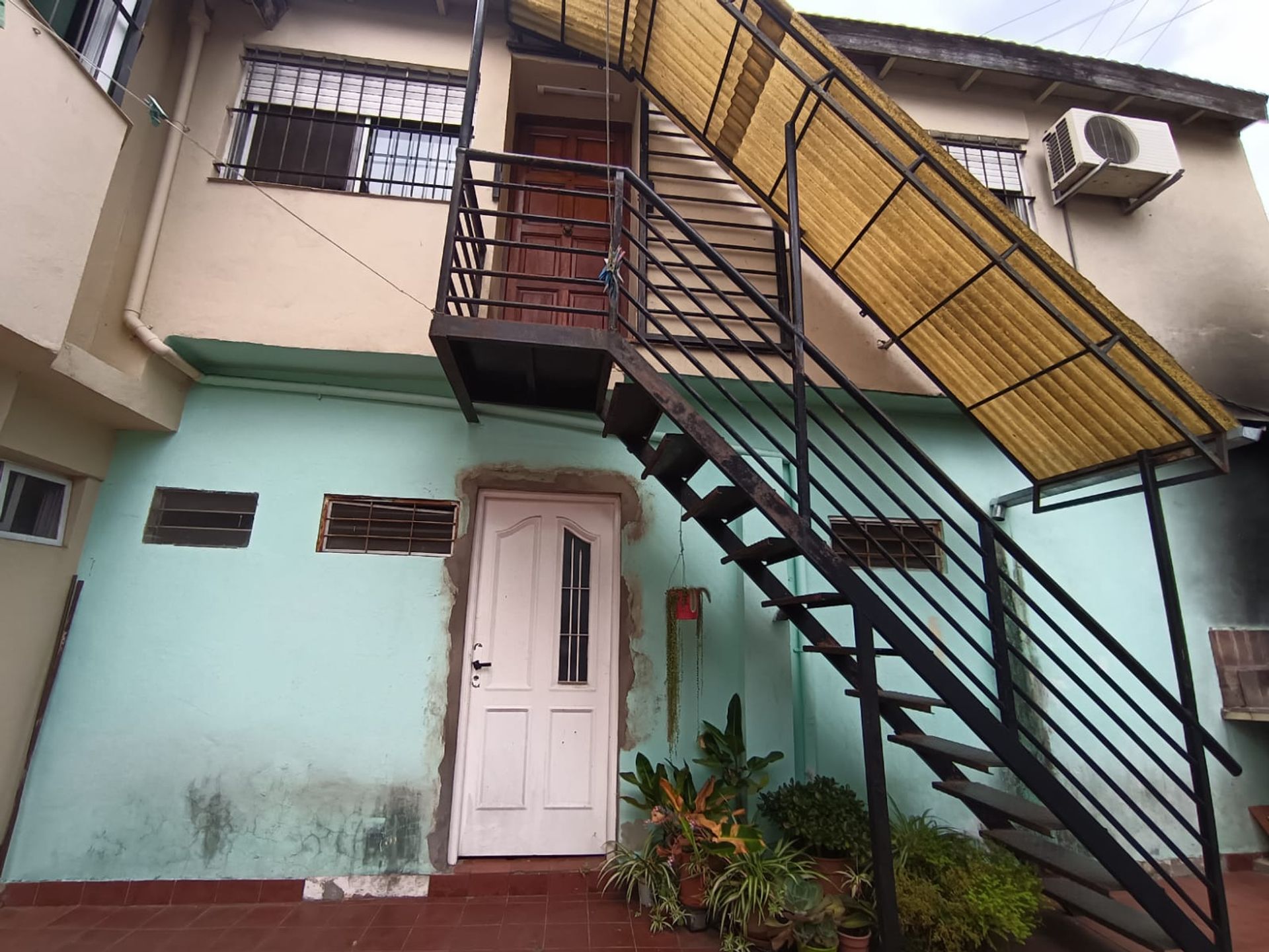 Venta CASA con LOCAL independiente