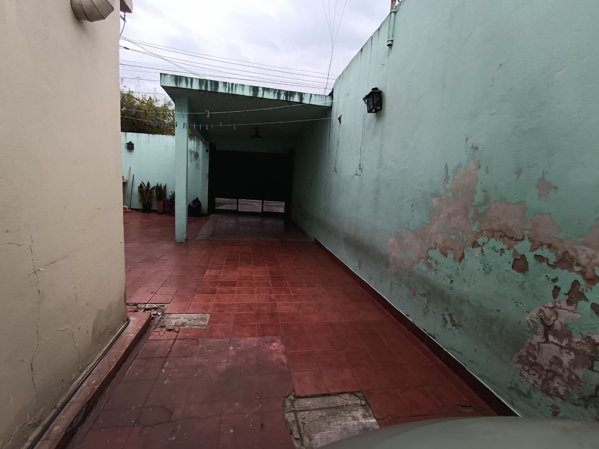 Venta CASA con LOCAL independiente