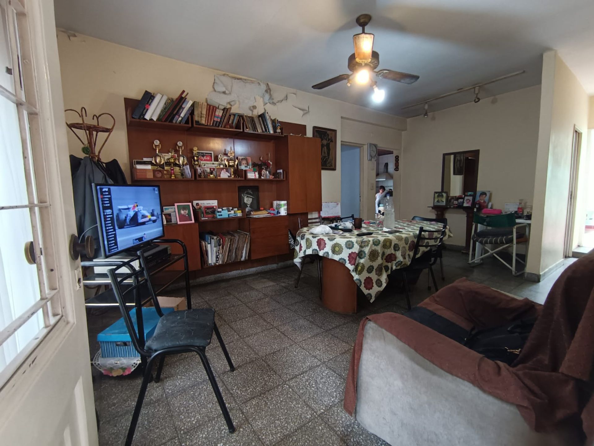 Venta CASA con LOCAL independiente