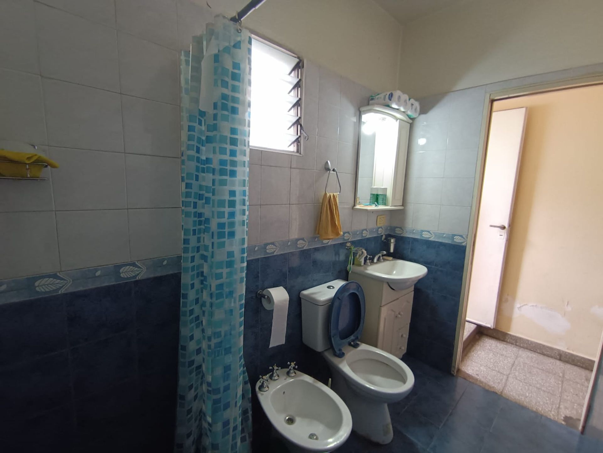 Venta CASA con LOCAL independiente